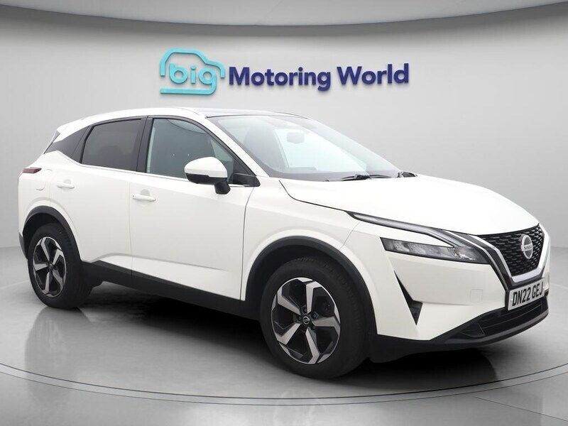 White Used 2022 Nissan Qashqai N-Connecta SUV | £16,200 (Fair price) - Image 1/4