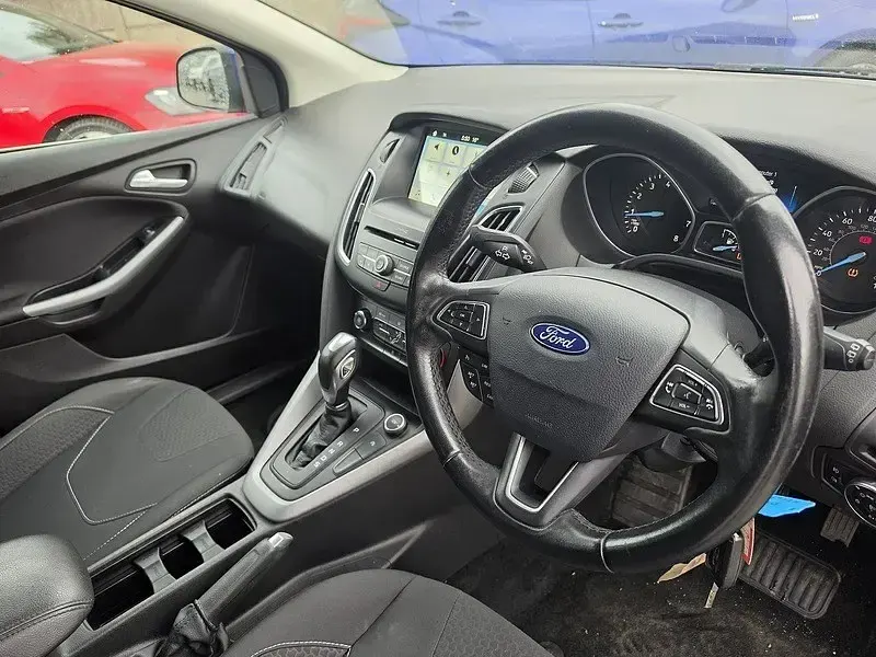 Second-hand Ford Focus Zetec 125 CP (91 kW) 2017 Albastru Hatchback