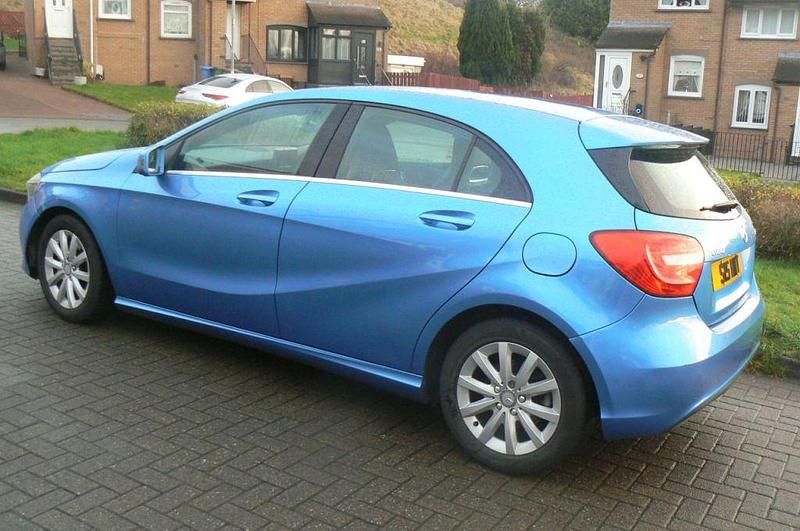 Used Mercedes A180 SE 2013 Blue Hatchback