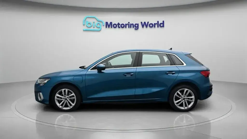 Used Audi A3 Sportback Sport 204 HP (150 kW) 2023 Blue Hatchback