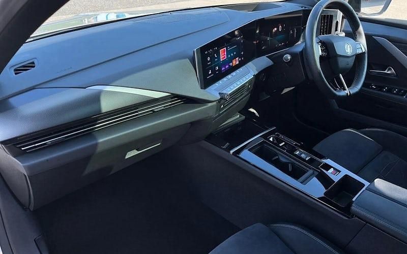 Used Vauxhall Astra Ultimate 131 HP (96 kW) 2026 Hatchback