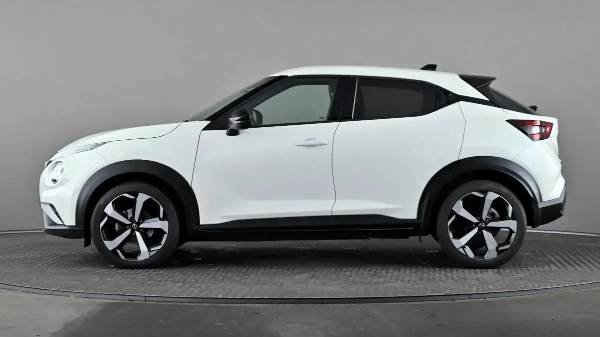 Used Nissan Juke Tekna 114 HP (83 kW) 2023 White SUV