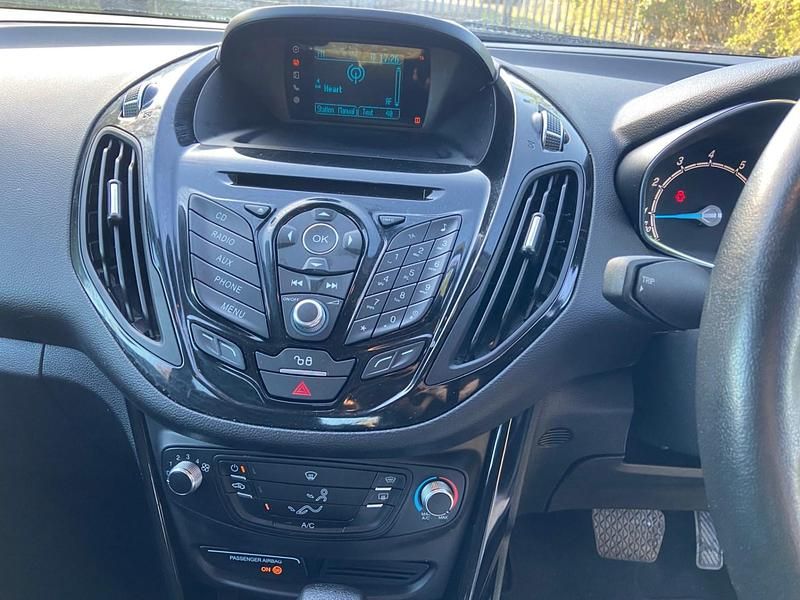 Used Ford B-MAX Zetec 105 HP (77 kW) 2015 Silver MPV