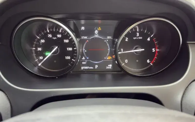 Used Land Rover Discovery Sport SE 179 HP (131 kW) 2018 Grey SUV