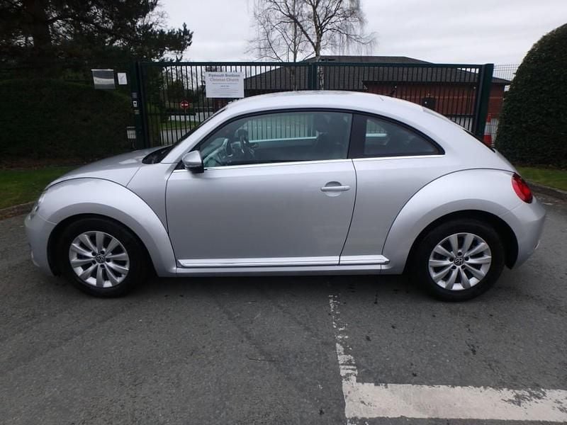 Used VW Beetle 105 HP (77 kW) 2012 Silver Hatchback