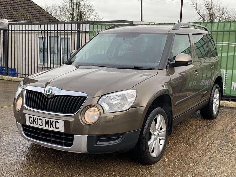 Used Skoda Yeti SE 105 HP (77 kW) 2013 Brown SUV
