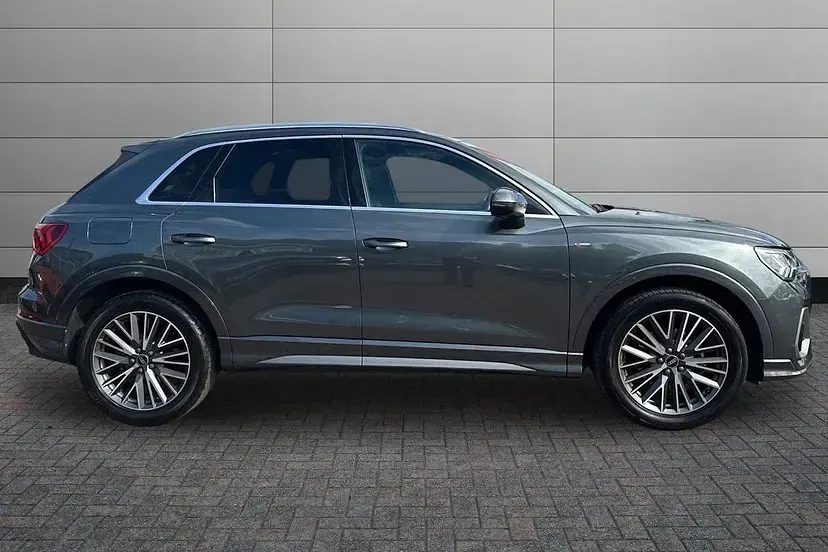 Used Audi Q3 S-Line 148 HP (108 kW) 2023 Arkona white SUV