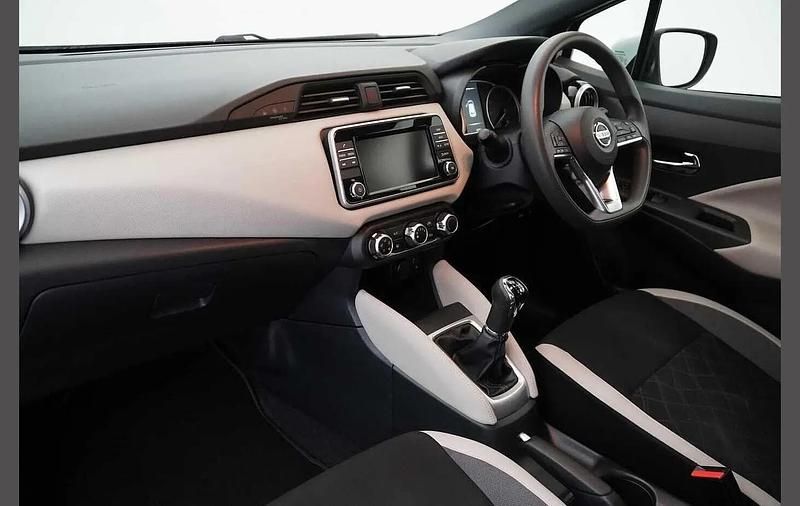 Used Nissan Micra Acenta 69 HP (50 kW) 2017 Blue Hatchback