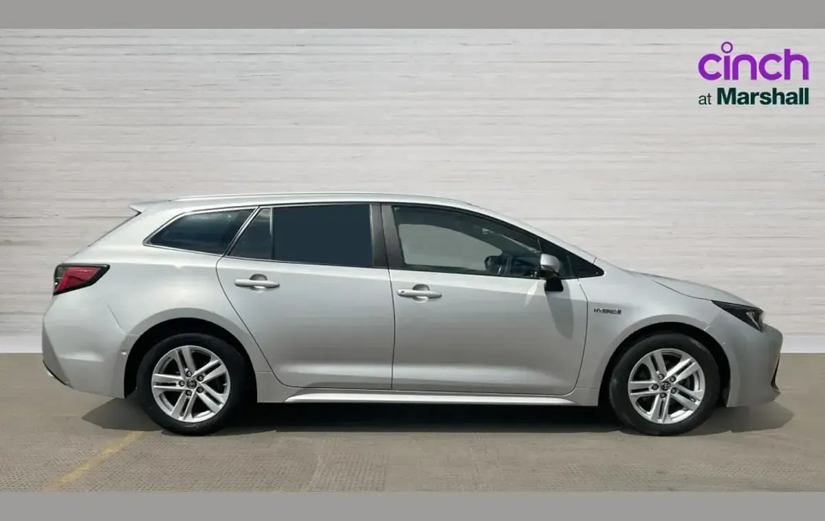 Used Toyota Corolla 122 HP (89 kW) 2019 Silver Estate