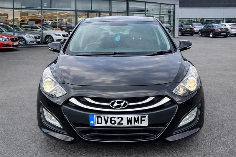 Used Hyundai i30 Style 128 HP (94 kW) 2012 Black Hatchback