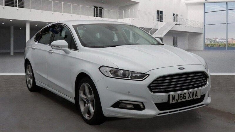 White Used 2016 Ford Mondeo Titanium Hatchback | £9,690 (Fair price) - Image 1/2