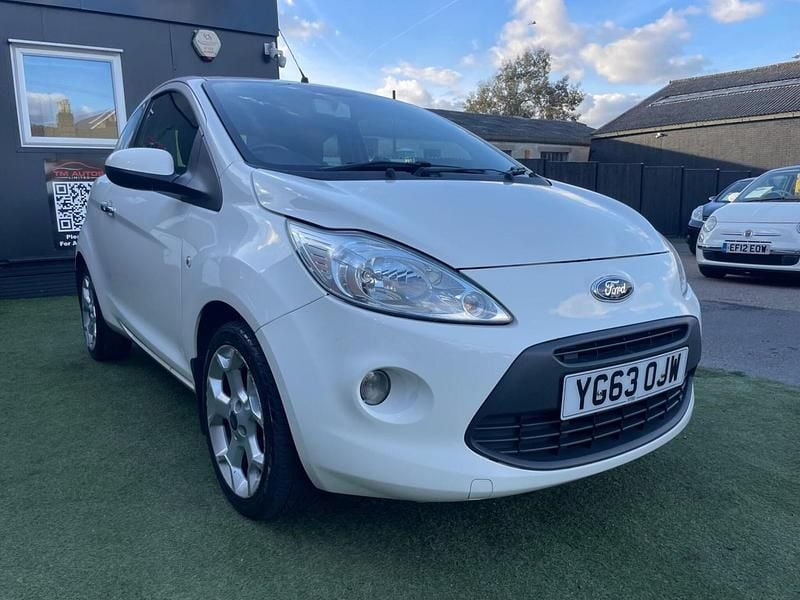 Used Ford Ka Titanium 69 HP (50 kW) 2013 White Hatchback