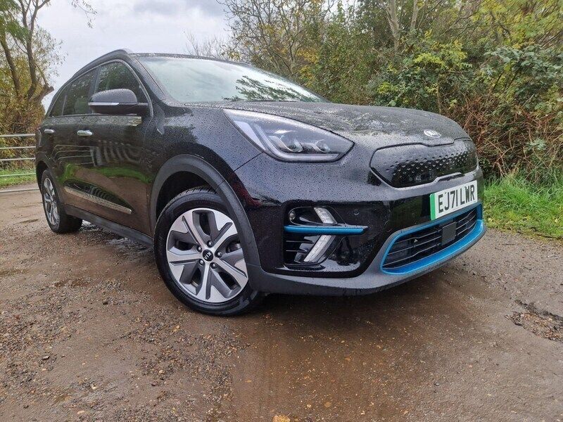 Black Used 2022 Kia e-Niro 4 SUV | £15,850 (Fair price) - Image 1/4