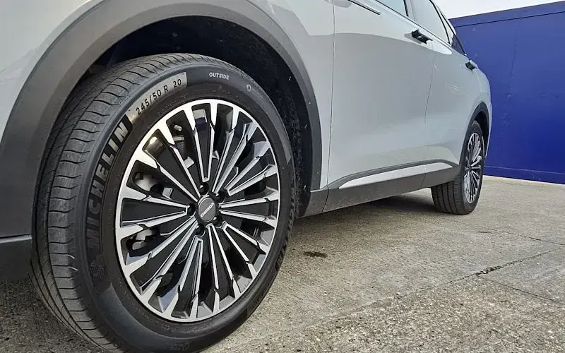 New Omoda 9 449 HP (330 kW) 2026 Grey SUV