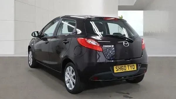 Used Mazda 2 101 HP (74 kW) 2011 Red Hatchback