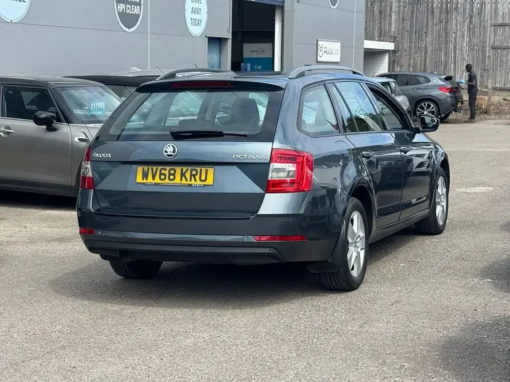Used Skoda Octavia SE 150 HP (110 kW) 2018 Grey Estate