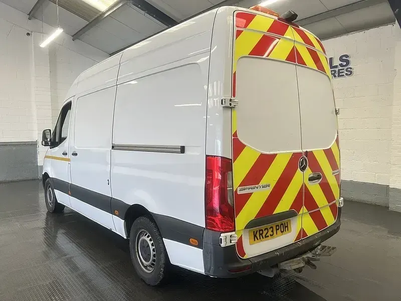 Used Mercedes Sprinter Progressive 148 HP (108 kW) 2023 White Van