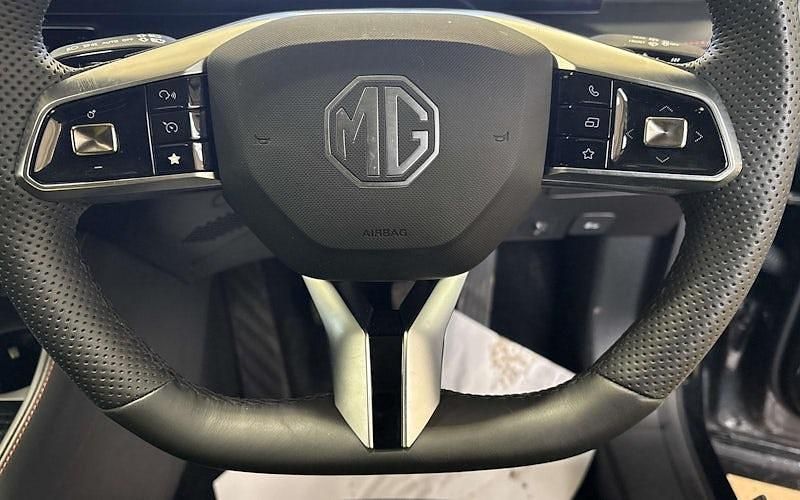 Used MG HS SE 170 HP (125 kW) 2025 SUV