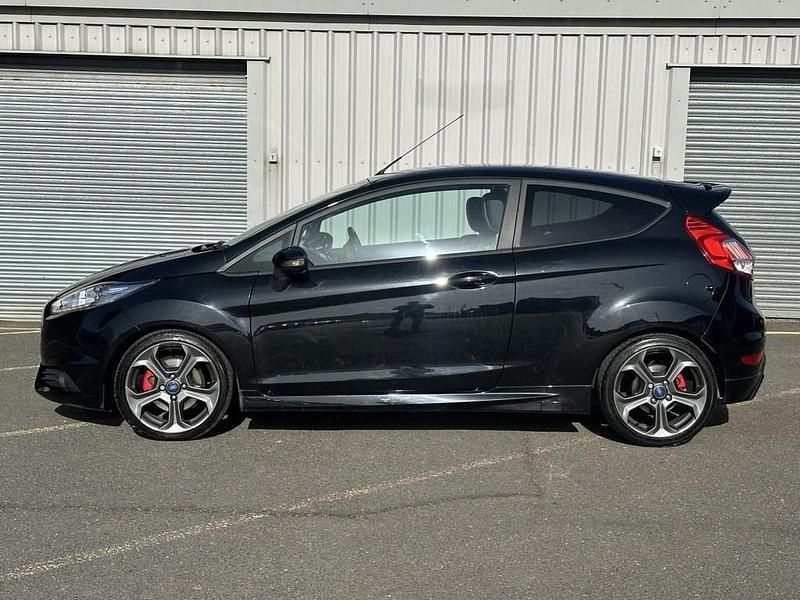 Used Ford Fiesta ST 182 HP (133 kW) 2016 Black Hatchback