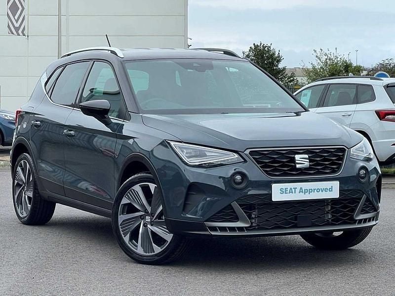 Sapphire blue New 2025 Seat Arona FR Sport SUV | £19,890 (Good price) - Image 1/4