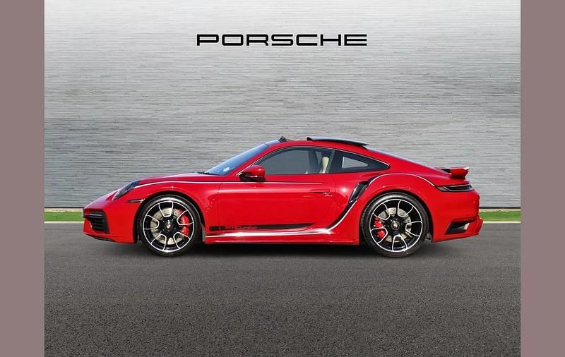 Used Porsche 911 572 HP (420 kW) 2021 Red Coupe