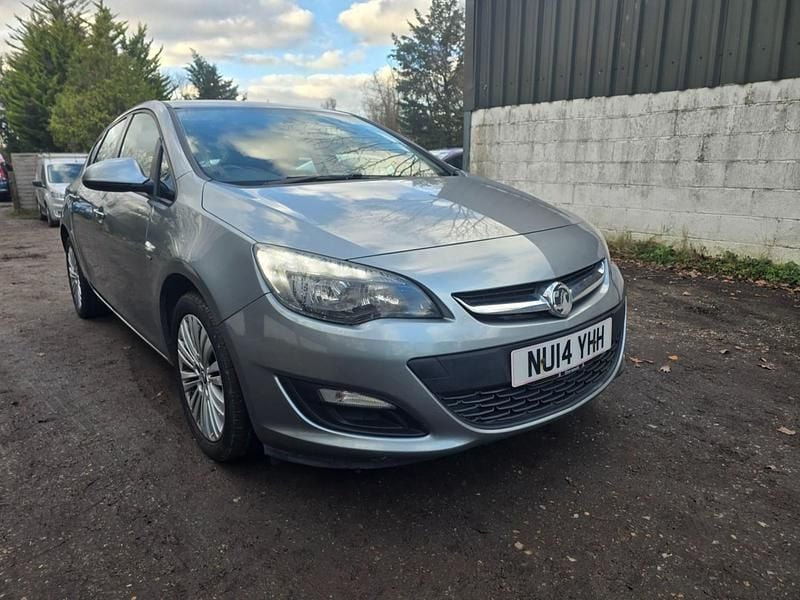 Silver Used 2014 Vauxhall Astra Hatchback | £1,200 (Good price) - Image 1/4