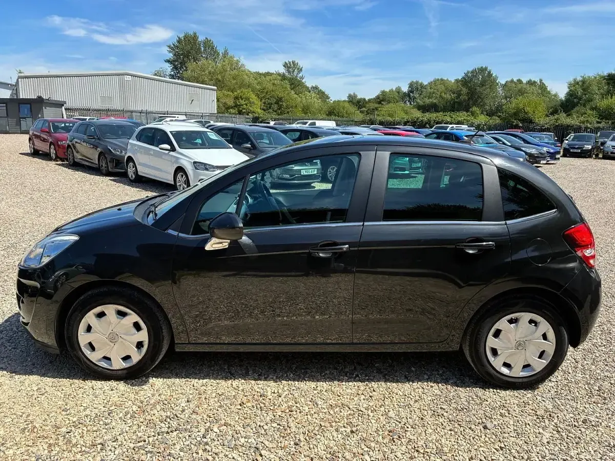 Used Citroën C3 90 HP (66 kW) 2011 Black Hatchback