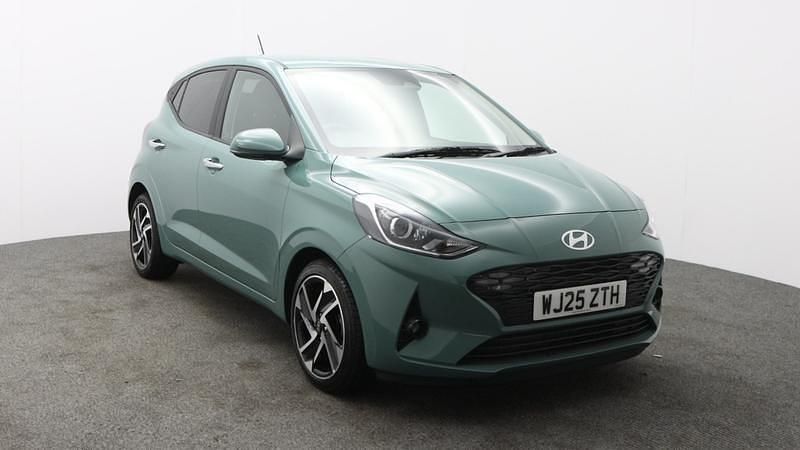Used Hyundai i10 Premium 63 HP (46 kW) 2025 Green Hatchback