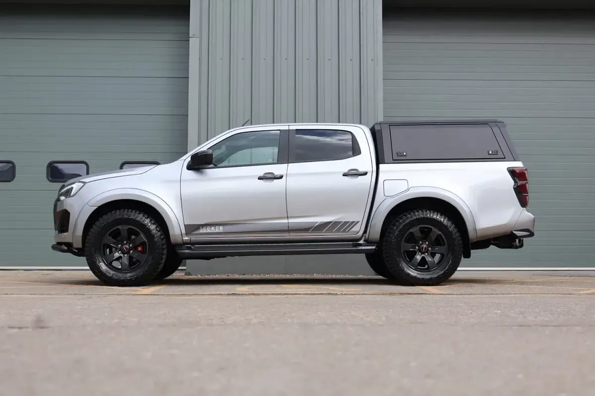 New Isuzu D-Max 2026 Silver Pickup