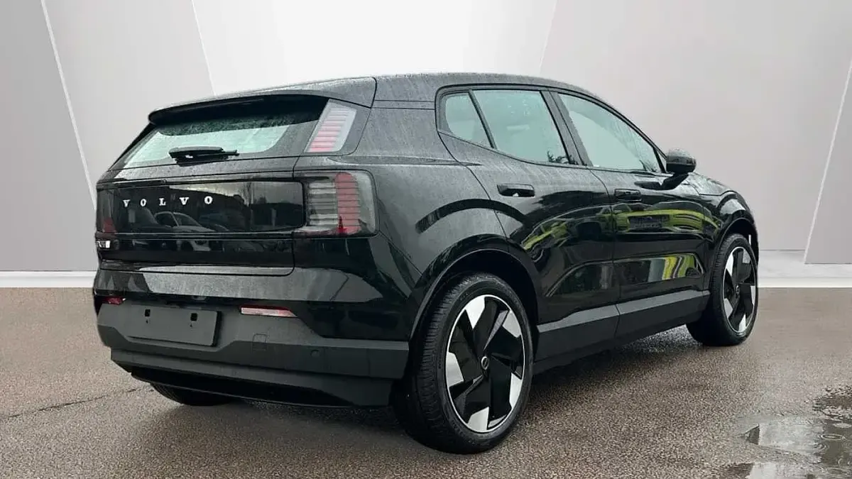 Usado Volvo EX30 Performance 310 kW (422 HP) 2025 Preto SUV