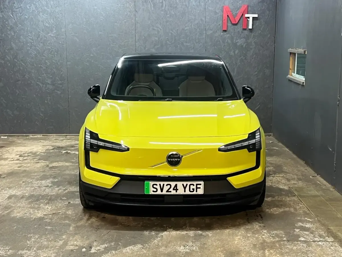 Second-hand Volvo EX30 Performance 314 kW (428 CP) 2024 Galben SUV
