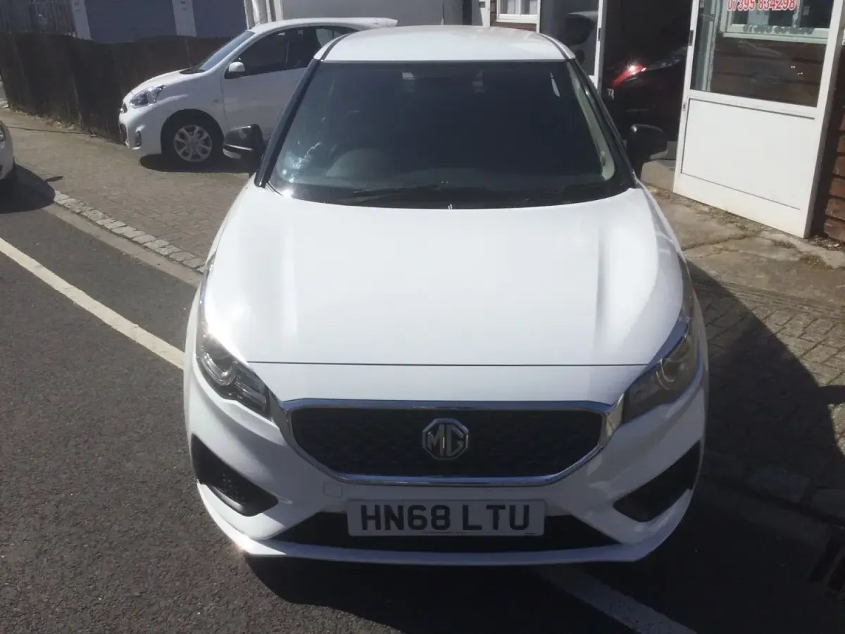Usado MG MG3 Explore 106 HP (77 kW) 2018 Branco Citadino