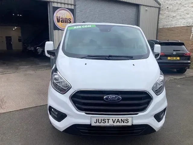 Used Ford Transit Custom Limited 130 HP (95 kW) 2023 White Van