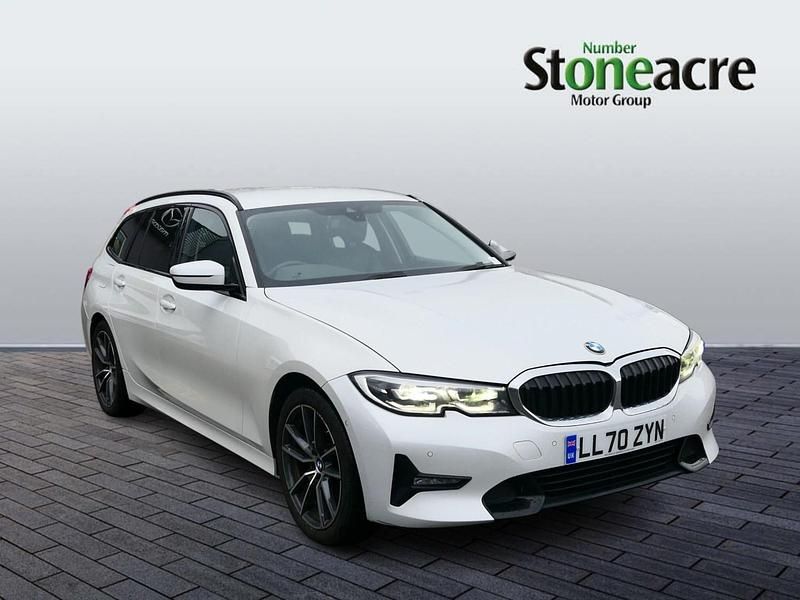 Used BMW 320 Sport Line 180 HP (132 kW) 2021 White Estate