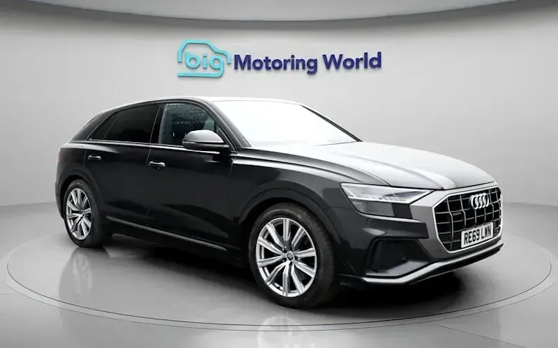 Używany Audi Q8 S-Line 286 KM (210 kW) 2023 SUV