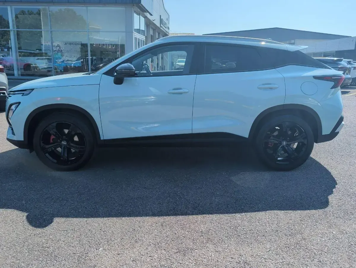 Used Omoda 5 145 HP (106 kW) 2025 Green SUV