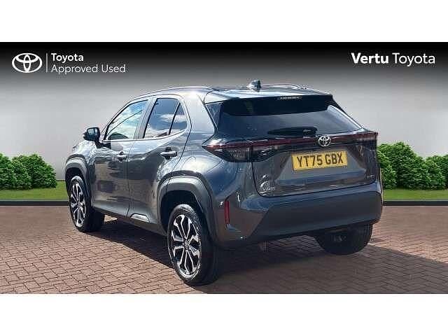 Used Toyota Yaris Cross Design 128 HP (94 kW) 2025 Grey SUV