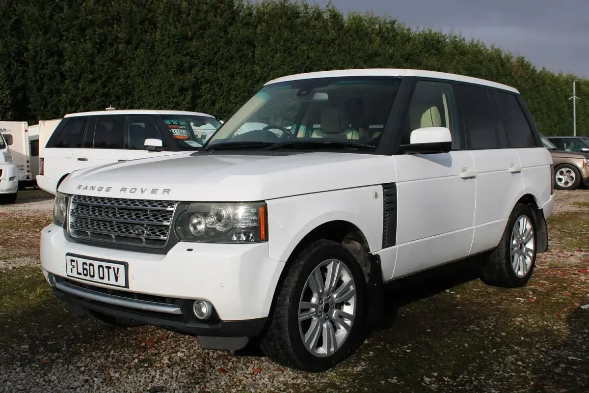 Used Land Rover Range Rover S 313 HP (230 kW) 2010 White SUV