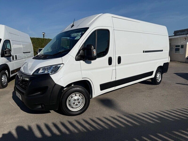 White Used 2022 Vauxhall Movano S Van | £15,750 (Good price) - Image 1/4