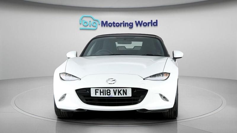 Used Mazda MX5 131 HP (96 kW) 2018 White Cabriolet