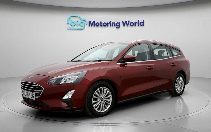 Usado Ford Focus Titanium 120 HP (88 kW) 2020 Vermelho Carrinha