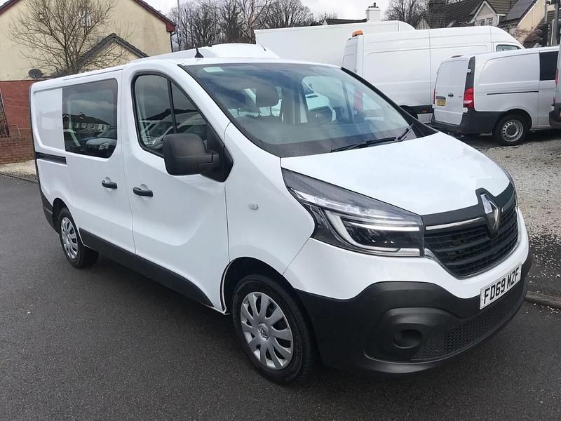 White Used 2019 Renault Trafic Business Van | £11,995 (Fair price) - Image 1/4