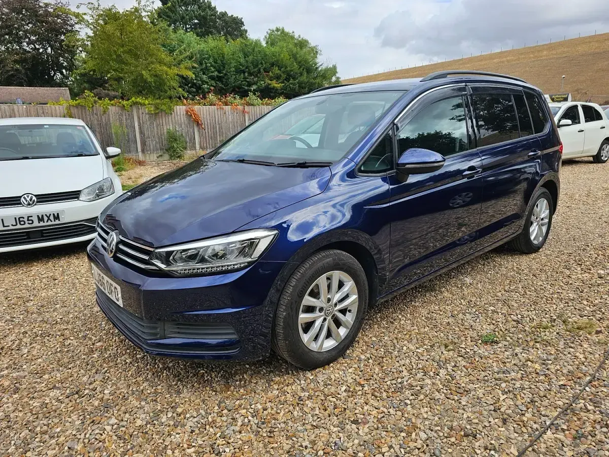 Used VW Touran SEL 150 HP (110 kW) 2017 Blue MPV