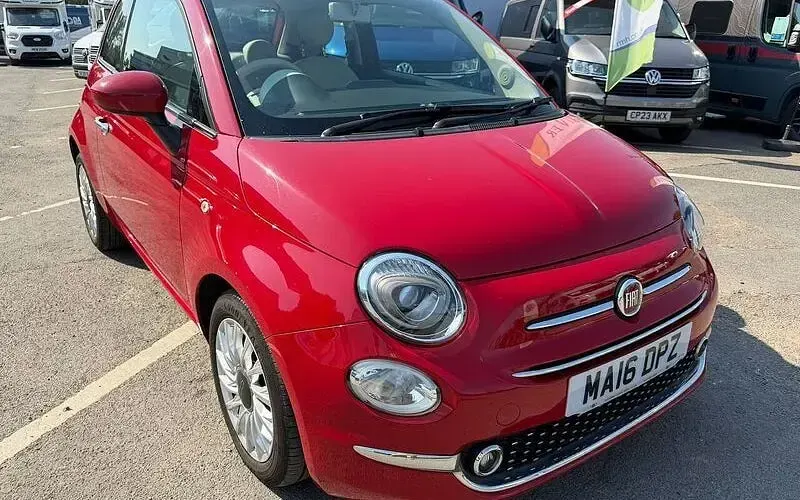 Käytetty Fiat 500 Lounge 69 HP (50 kW) 2019 Viistoperä