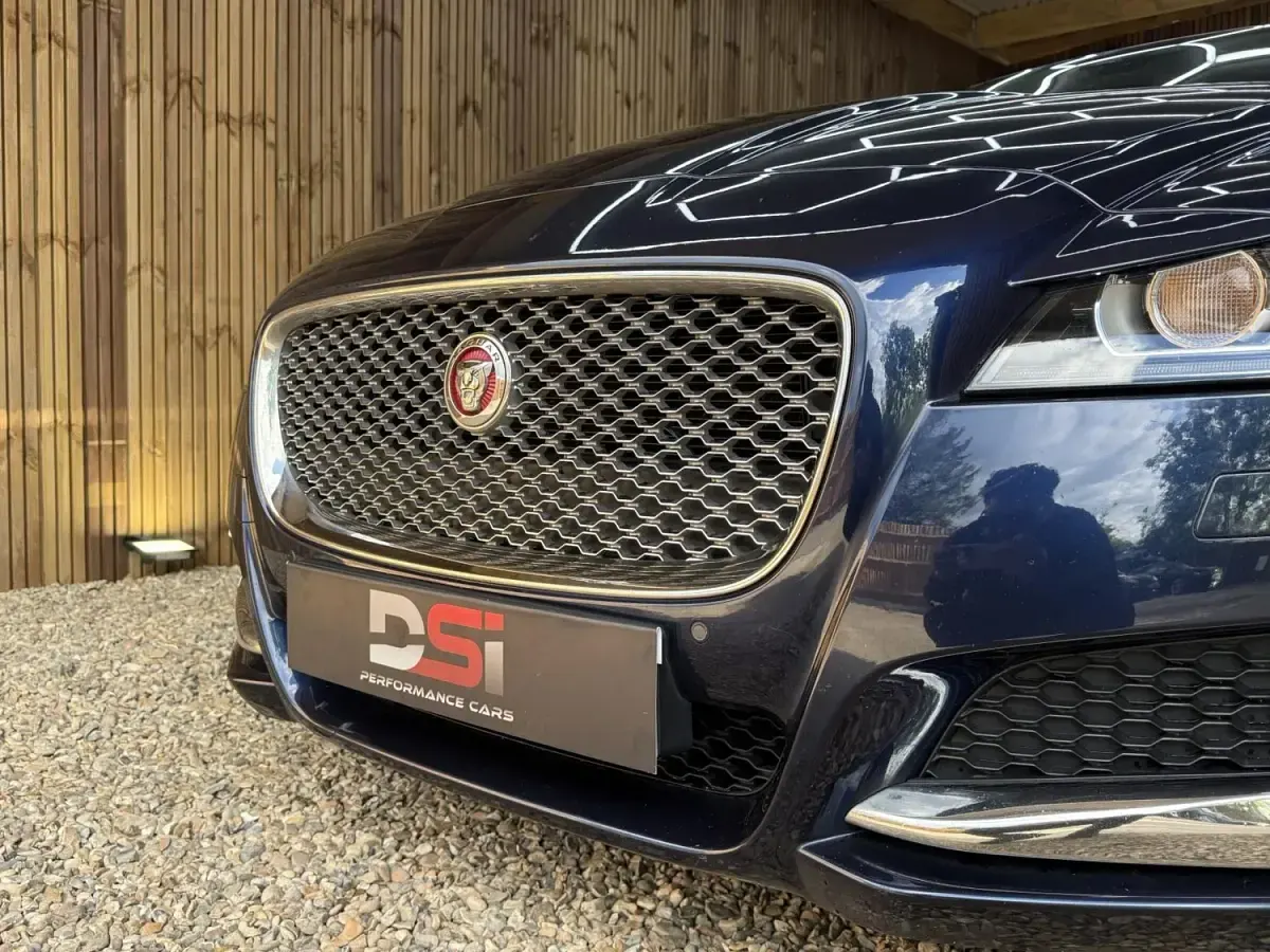 Second-hand Jaguar XF Portfolio 2019 Albastru Berlinǎ