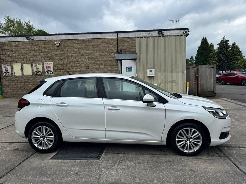 Used Citroën C4 Feel 99 HP (72 kW) 2015 White Hatchback