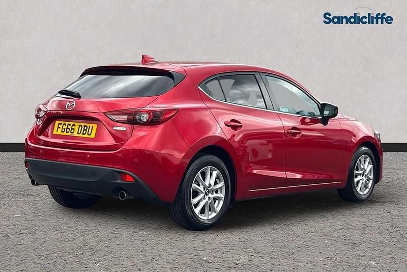 Używany Mazda 3 165 KM (121 kW) 2014 Czerwony Hatchback