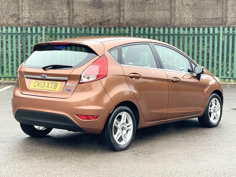 Used Ford Fiesta Zetec 82 HP (60 kW) 2013 Yellow Hatchback