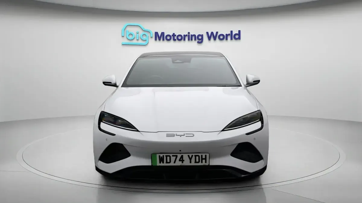 Used BYD Seal 389 kW (530 HP) 2025 White Sedan