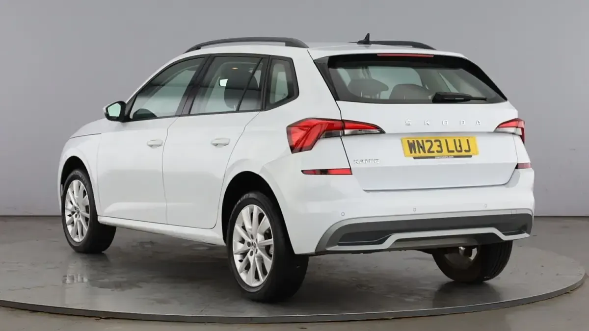 Used Skoda Kamiq SE 150 HP (110 kW) 2023 Moon white metallic SUV